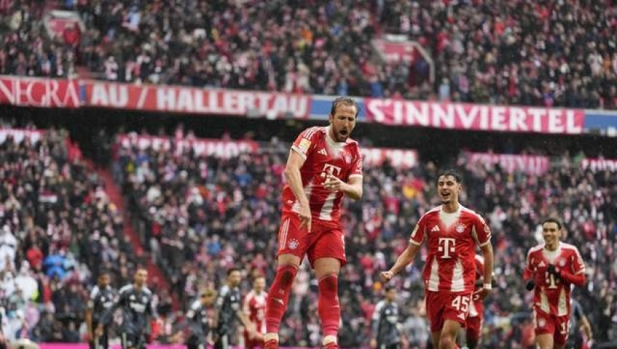 3-2！凯恩双响+送点，另类独造3球，拜仁豪取4连胜，下轮国家德比