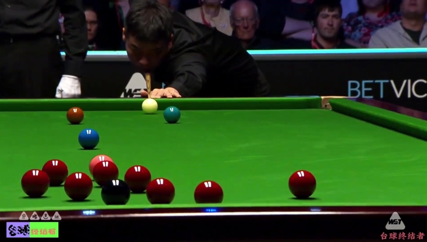 4：4决胜局来了！庞俊旭封神斯诺克，让罗伯逊狂解5杆彻底崩溃 