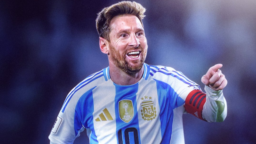 连对手球迷都起立膜拜！友谊赛梅西传射：小角度爆射连线劳塔罗