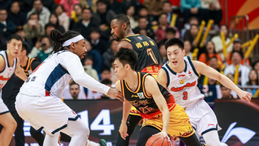 送绝杀助攻，打爆胡明轩+徐杰！球迷喊话郭士强：这后卫国家队不要？