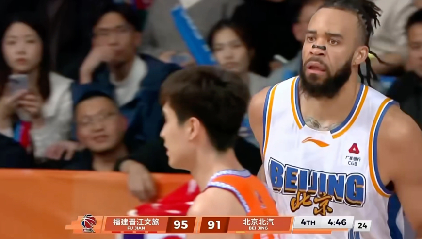 炸裂！麦基三分线外持球突破造杀伤 随后一条龙举火烧天暴扣