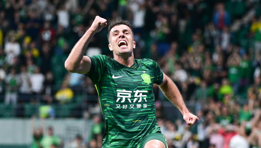 国安闪电扳平不无道理！慢镜看梅西式上帝视角传球，塞鸟连续获良机