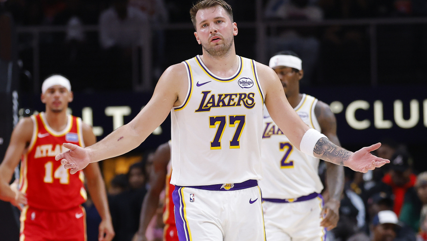 湖人5连胜遭终结！东契奇22+11惨败20分：提前投降沮丧挠头