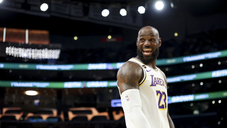 湖人狂胜24分获4大喜讯！东契奇蜕变老詹破纪录 2换1交易捡漏神射