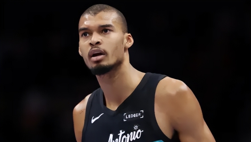 布伦森轰40+5+8仍无缘今日最佳！对不起，你碰到暴走的文班亚马了