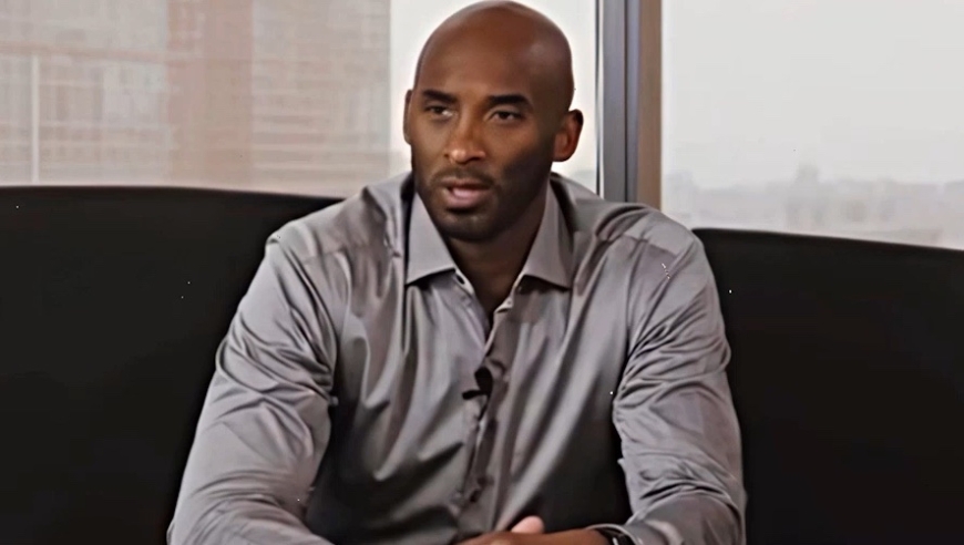 &ldquo;人们只敢在你死后唏嘘 因为你生前宛如神明&rdquo;