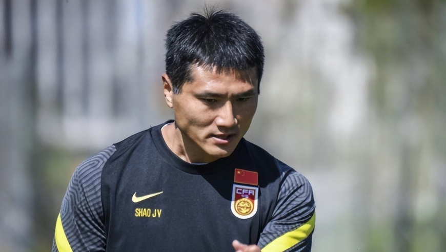 国足又一理想归化锋霸浮现，24球19助攻闪耀中超，就等邵佳一点头