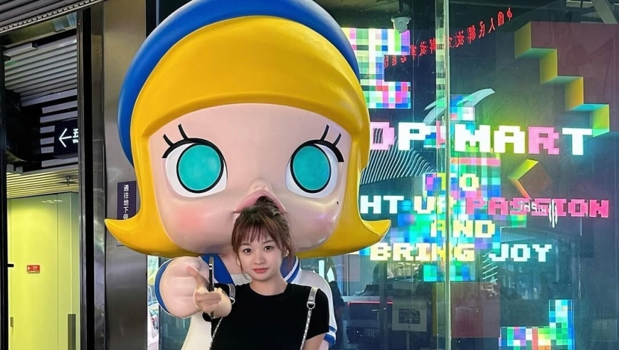 杨瀚森女友曝光，身材高挑清纯可人，两人戴相似手串，社媒藏玄机