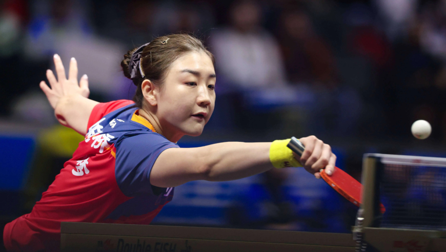 棋差一着！陈梦3-9落后追至8-10险些逆转蒯曼 大比分0-2