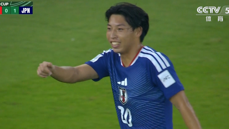 还是没守住！日本队射门变线入网 中国队暂时落后