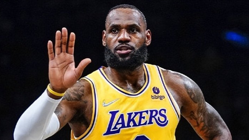 仅差32次！仅差45个！老詹迎来两项神级里程碑，愈老愈妖