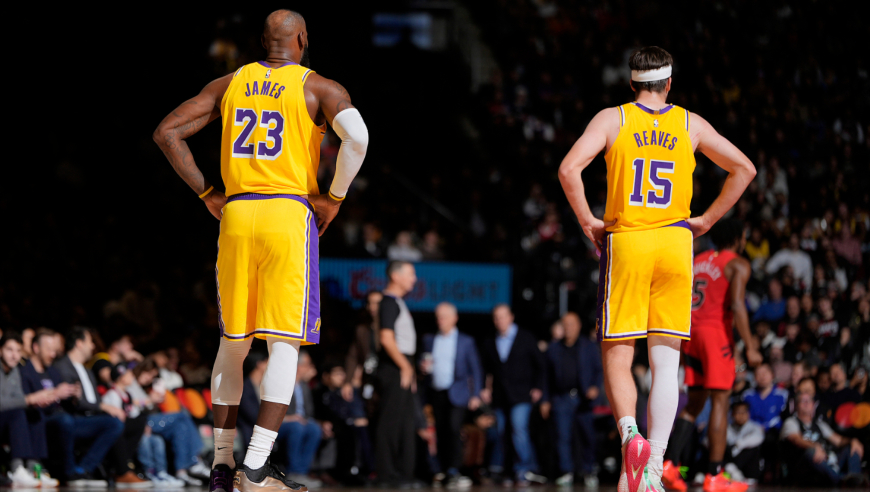 Top时刻｜湖人猛龙五佳球：里夫斯神奇打板 詹姆斯助八村垒绝杀