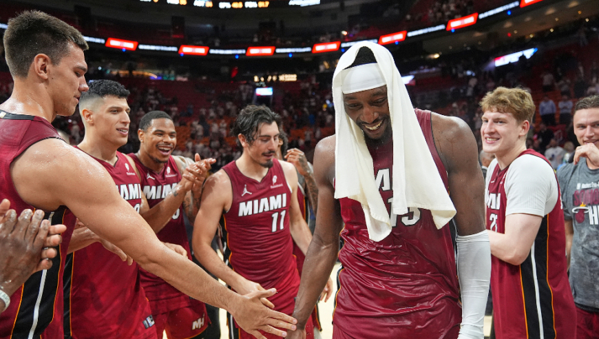 脸都不要了！热火最后时刻疯狂犯规停表+球权全给阿德巴约刷到83分