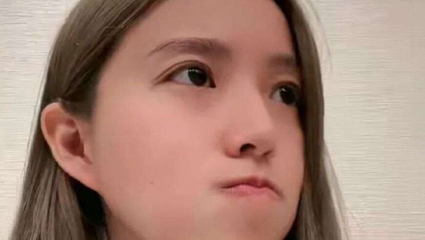 09伍声妻子小舞频频抖音直播，还杀入京城大师赛：电竞圈初代家属，终于走出家庭重回镜头前