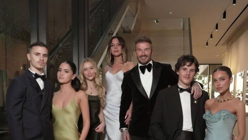 儿大不中留！贝嫂点赞儿子烤鸡视频公开示爱，布鲁克林却拉黑全家