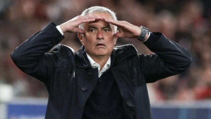 4-0横扫！62岁穆帅满脸愁容：本菲卡14轮不败 抬头一看落后榜首8分