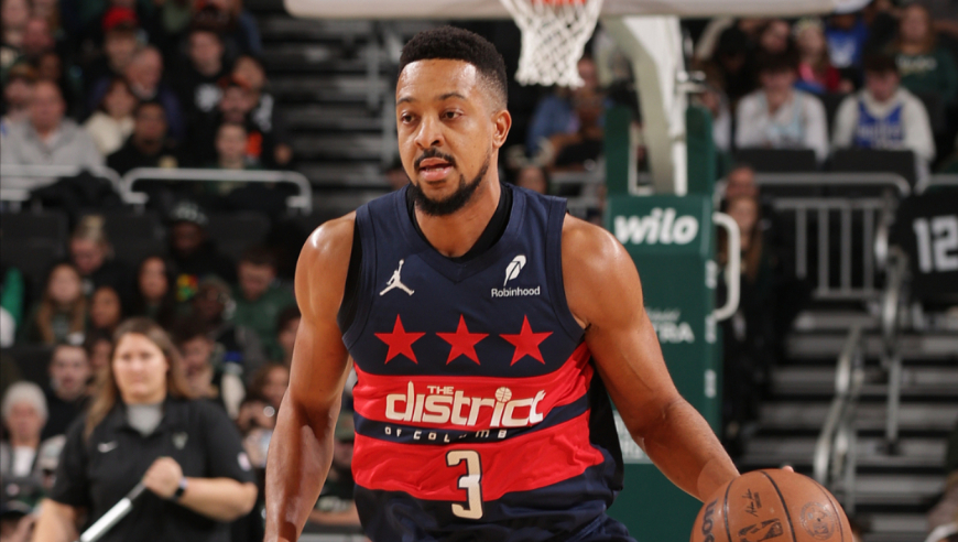 雄鹿奇才决胜时刻：CJ漂移中投准绝杀 字母哥中投反绝杀遗憾不中