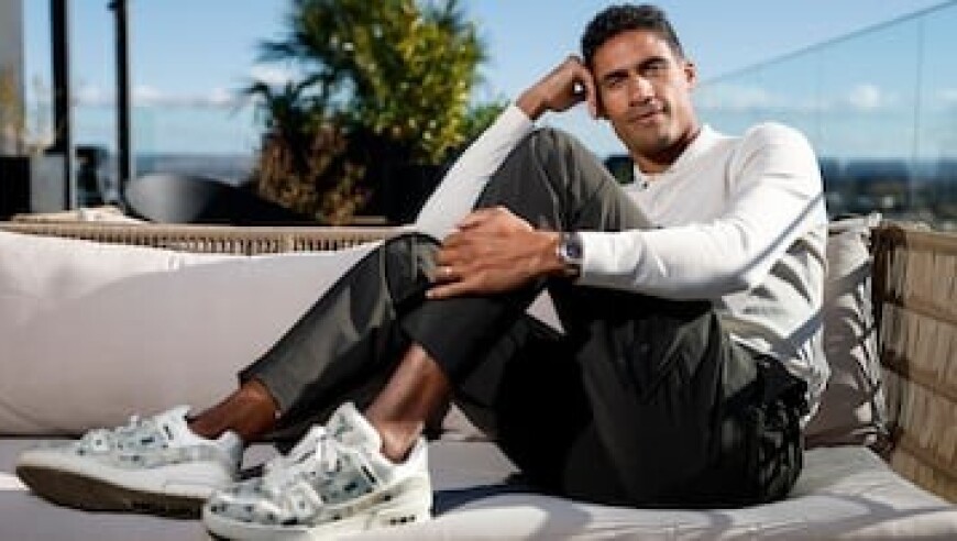 瓦拉内：去皇马前齐达内亲自给我打了电话；穆里尼奥很有魅力