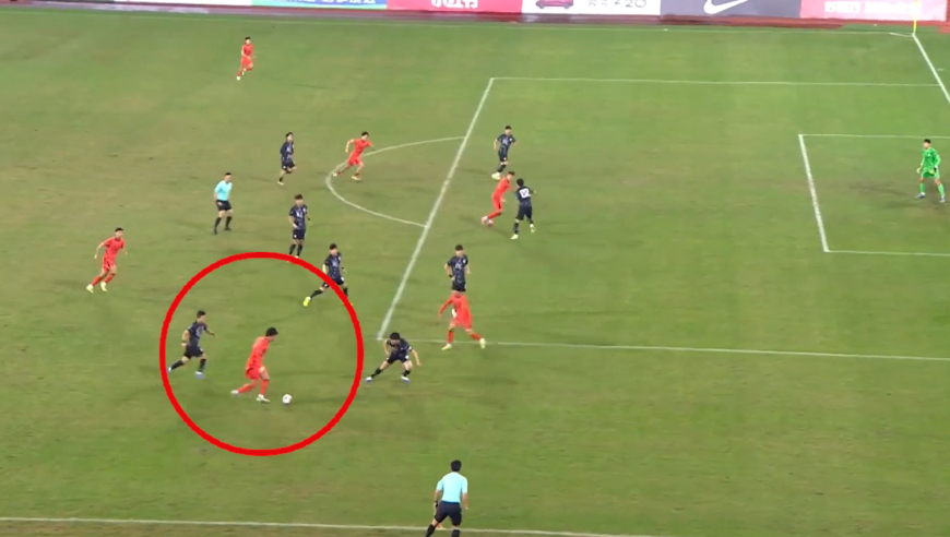 国足U22战韩国徐正源现场观战，王博豪精彩边路一条龙造杀机，这就是留洋与本土的区别