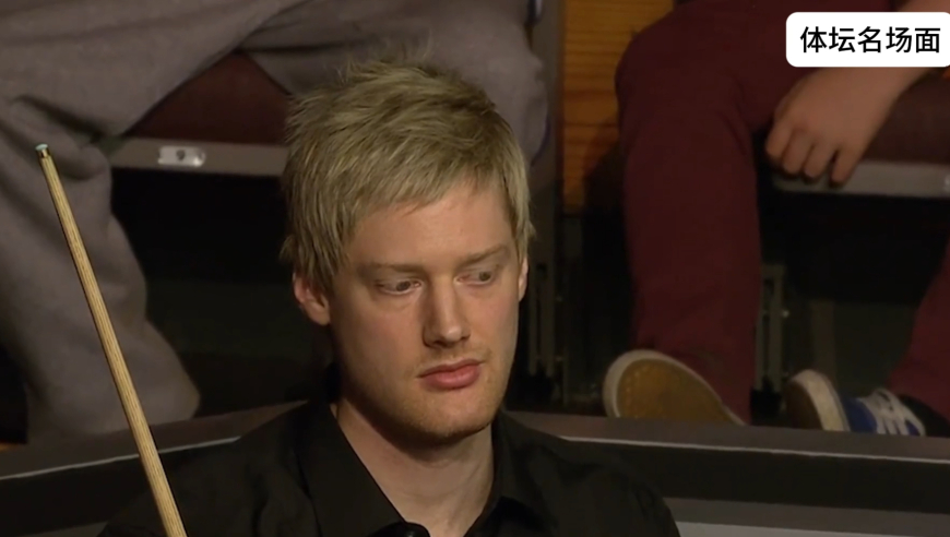 体坛名场面｜丁俊晖罗伯逊限时赛！晖哥斯诺克层出不穷，萝卜上手就被罚了六分