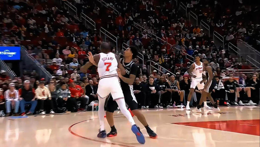 困境见死神！马刺第三节反超火箭 谢泼德得分止血+杜兰特连攻带传