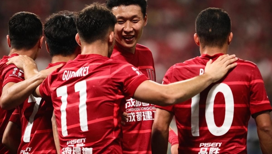 踢了一轮榜首领先榜尾13分！中国足球奇葩一幕，看完笑不活了