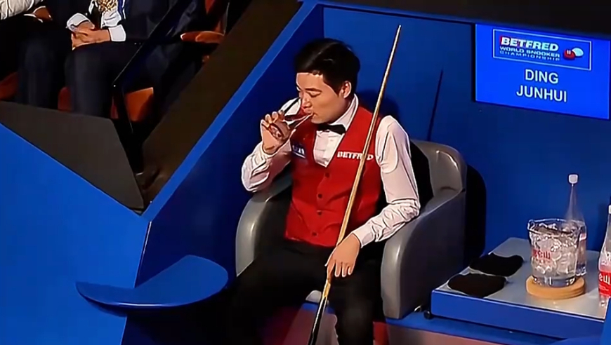 体坛记忆｜ 既生瑜何生亮,丁俊晖使出从天而降的杆法，生涯最意难平的比赛