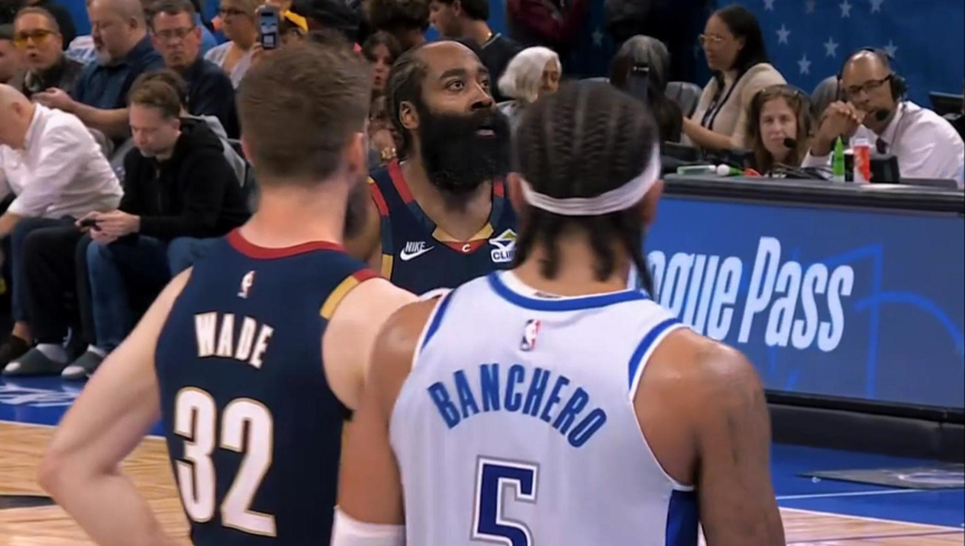 全都靠你了！骑士进攻接连受挫 哈登高难度上篮+造犯规包揽全队得分