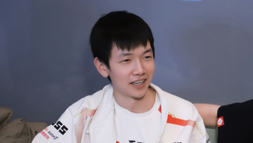 小奶油怒喷教练红米，引起韩国网友强烈反响，没想到舆论一边倒