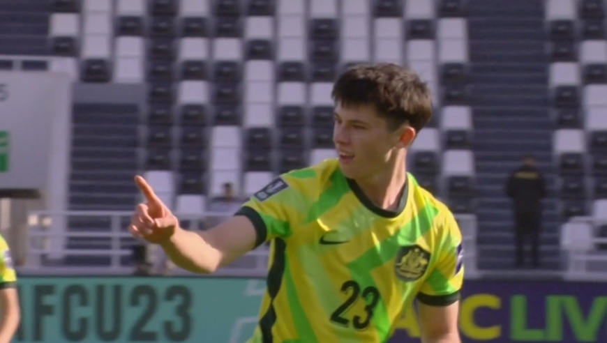 U23亚洲杯澳大利亚2-1逆转泰国：2分钟2球，对手直红