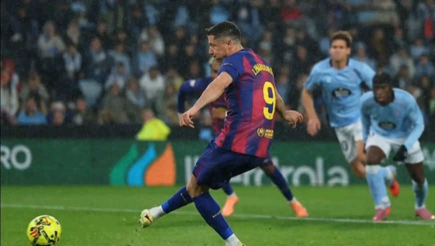 紧张到窒息！慢镜还原亚马尔破门+莱万复出带帽，巴萨4-2塞尔塔