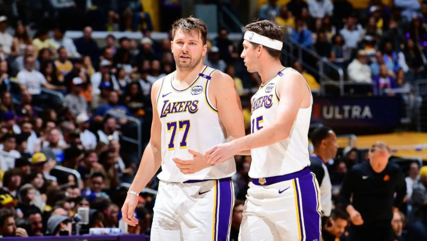 东契奇里夫斯合砍60分集锦：东契奇35+8 里夫斯25分