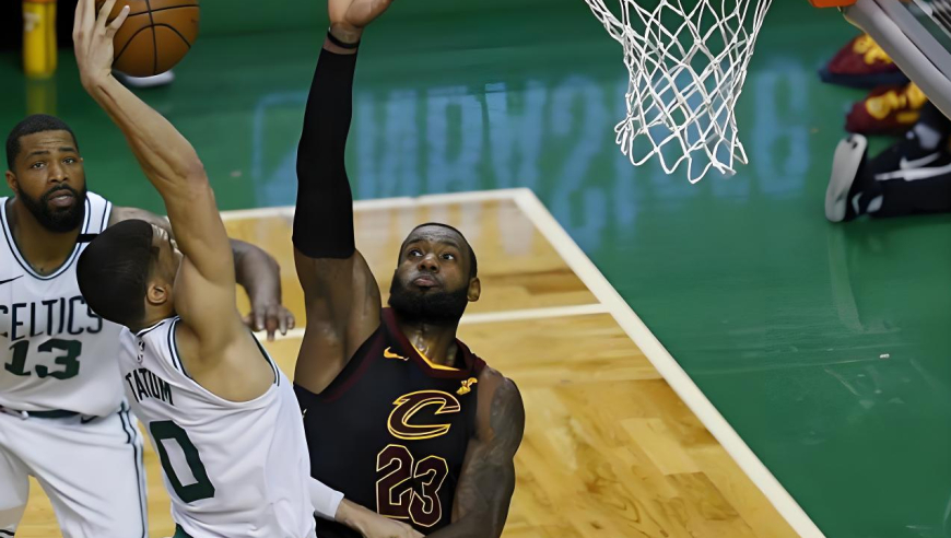 耐杀王回归！塔图姆生涯十佳球：飞天隔扣詹姆斯 | Top时刻