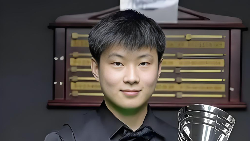 赵心童防守教学！连续斯诺克压制威廉姆斯，蜕变防守引爆全场｜体坛名场面