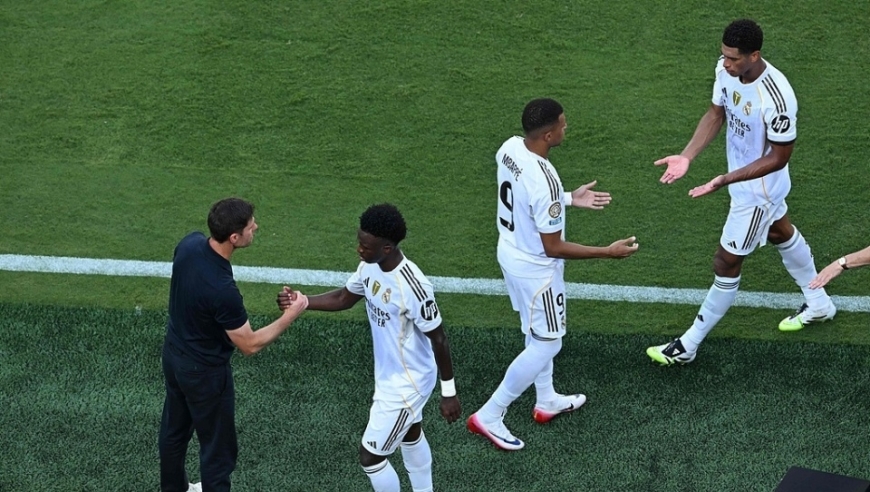 皇马17人发文告别阿隆索！3.1亿双星沉默，姆巴佩祝福仍遭批：太虚伪