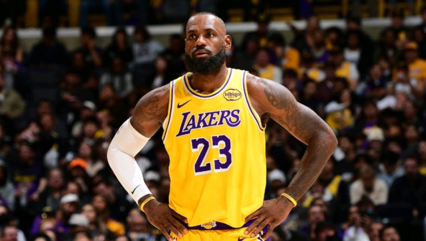 詹姆斯1297场得分上双！纪录还在延续，时光老人终于追上了41岁的老詹