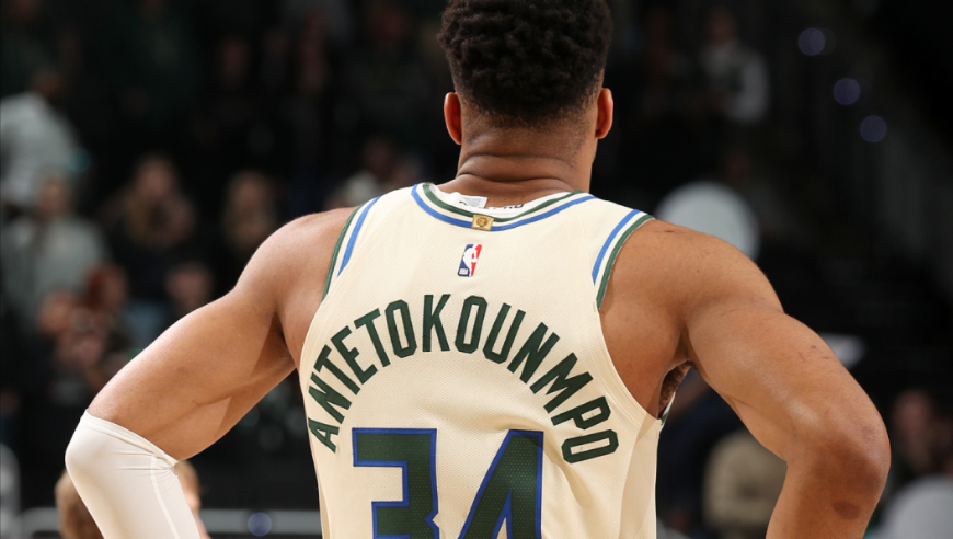 5日NBA官方十佳球：字母哥霸王劈扣三人 杰伦布朗飞天隔扣