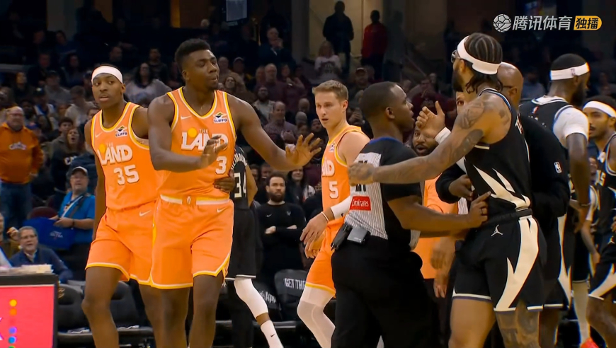 原声回看雄鹿骑士冲突！托布凶狠将特伦特推出场 吃T仍喋喋不休