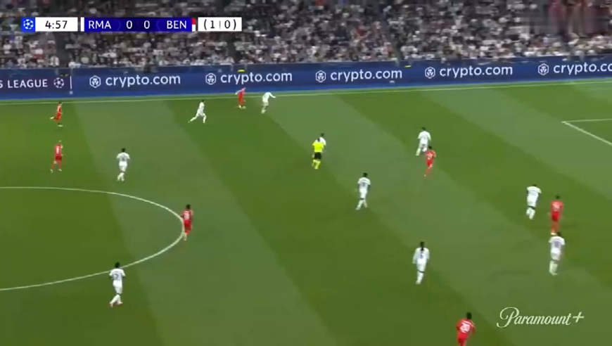 太燃了！慢镜还原皇马第80分钟超级一条龙绝杀本菲卡，全场沸腾