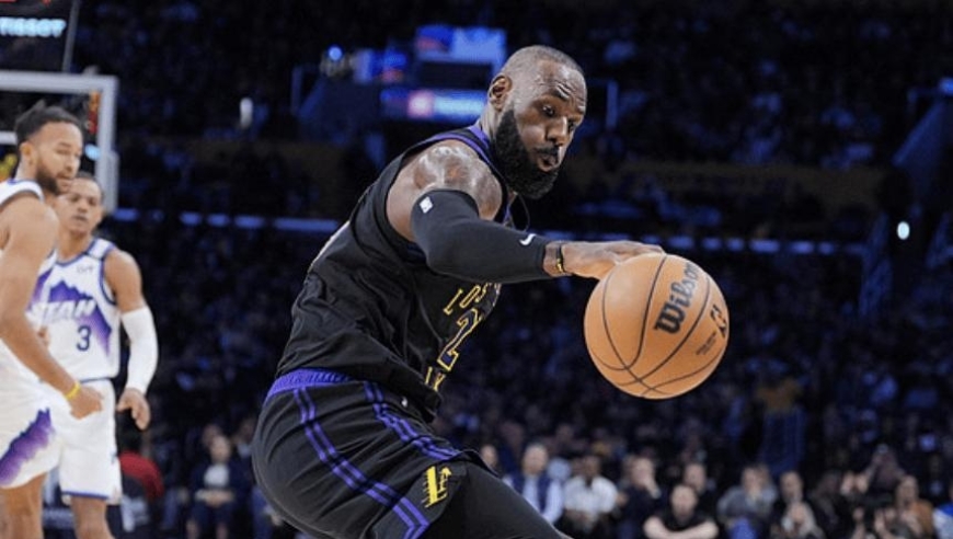 东契奇37+10+5无缘日最佳！因为詹皇11分12助王者归来了