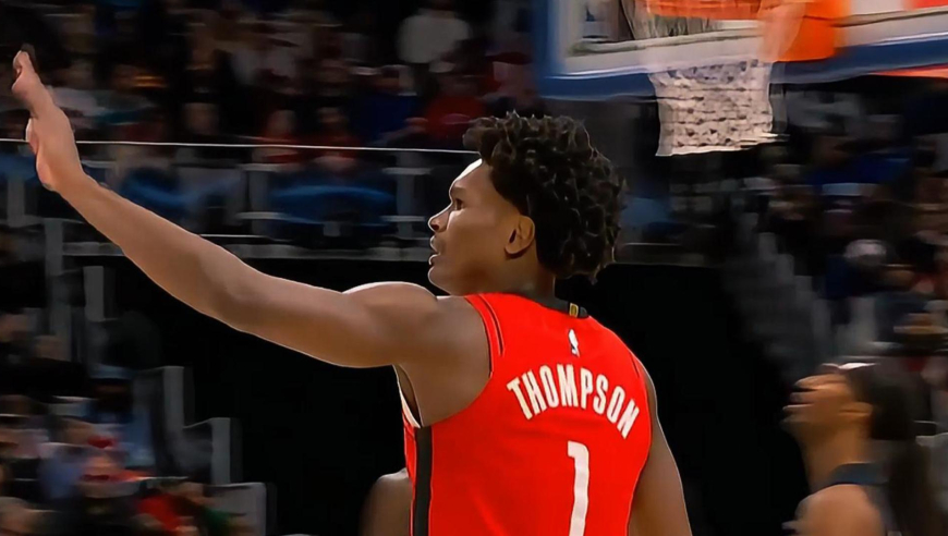 疯狂火三疯！火箭全员发力三分钟13分对轰碾压活塞确立领先优势