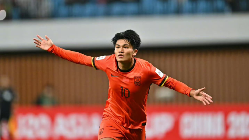 U22国足半场四次威胁乌兹球门！蒯纪闻两度疯狂逼抢险造对手乌龙