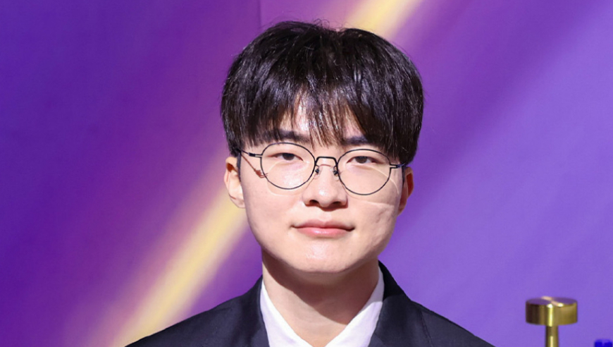 faker直播偶遇辱华玩家，看到ID后马上举报，韩国也有人渣