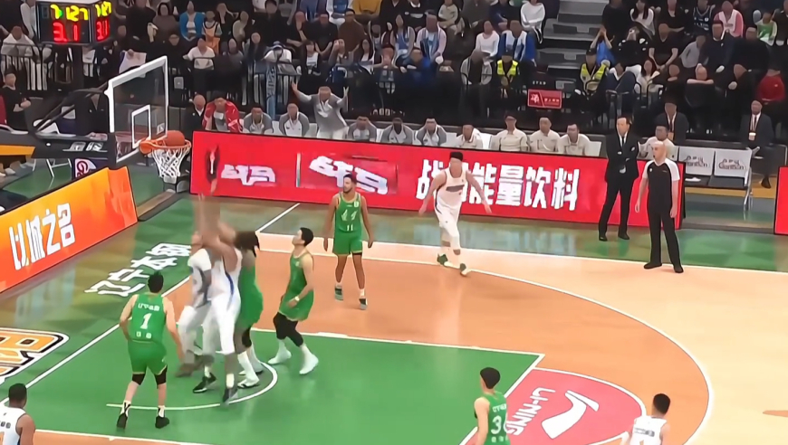 赵睿VS赵继伟，国内两大最顶级后卫超级对飚，中国队长赵睿狂轰34分打爆辽宁！
