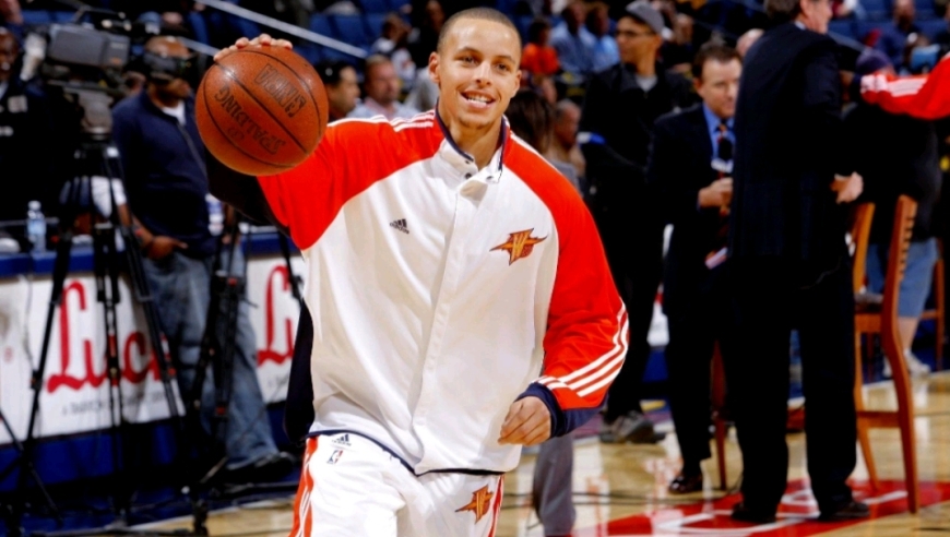 【球星首秀】库里NBA生涯第一场常规赛集锦，谁能想到后来的他能改变联盟