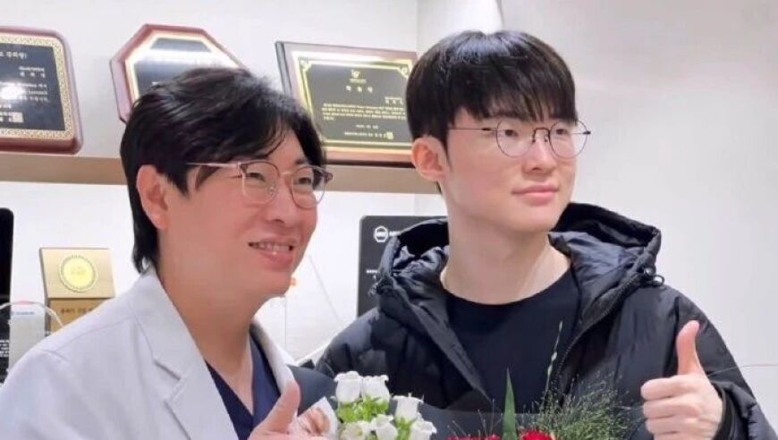 夺冠后护个肤，粉丝晒照：在皮肤医院的Faker