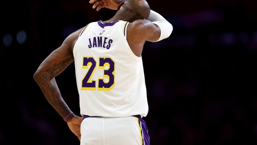 爆冷！湖人惨败开拓者，一战看清三个事实，第六不稳了