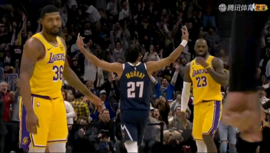 詹姆斯上演炸裂暴扣 穆雷超远三分压哨命中 后者一打湖人就来劲