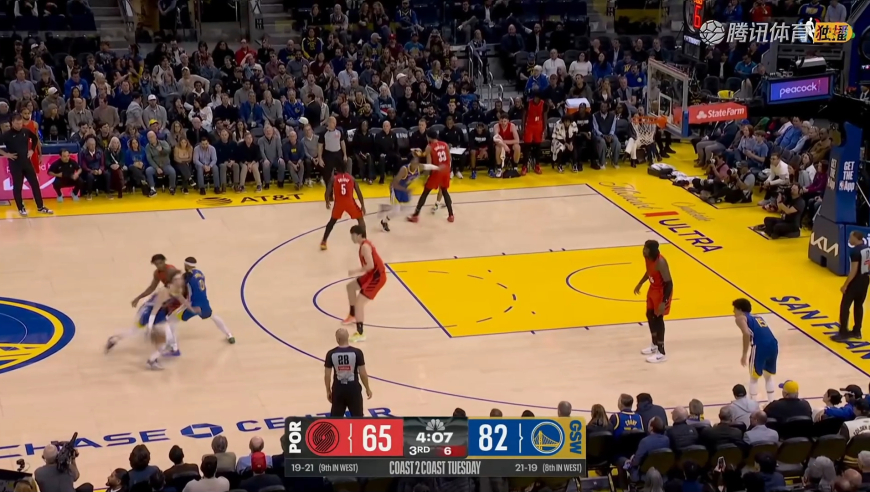 拿下首分！杨瀚森登场底角果断三分空心命中 随后立刻指挥队友防守