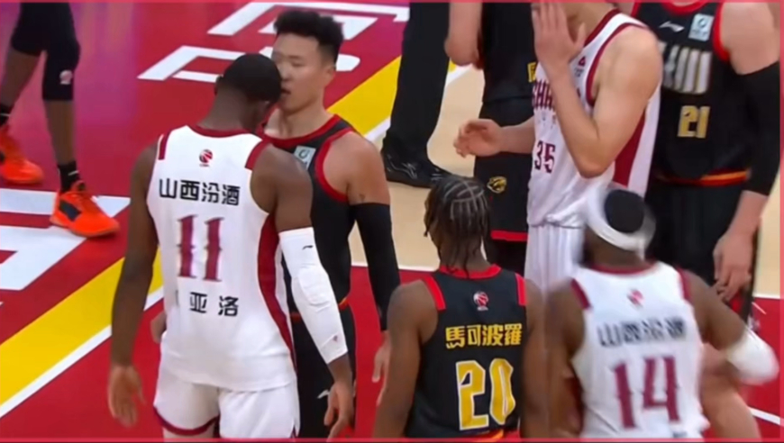 回顾山西vs深圳2分钟吹出7个T：迪亚洛贺希宁冲突 潘江被驱逐离场